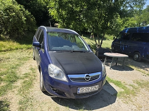 Vând Opel zafira fab. 2010