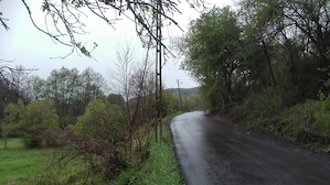 Teren intravilan la marginea râului, la doar 27 km de Deva