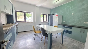 VILĂ D+P+1E, renovată și mobilată + spațiu comercial,VASLUI - zona Andrei Mureșanu; - imagine 3