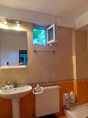 Inchiriez apartament 2 camere in vila - imagine 4