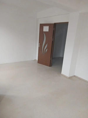 Inchiriez apartament 2 camere in vila - imagine 7