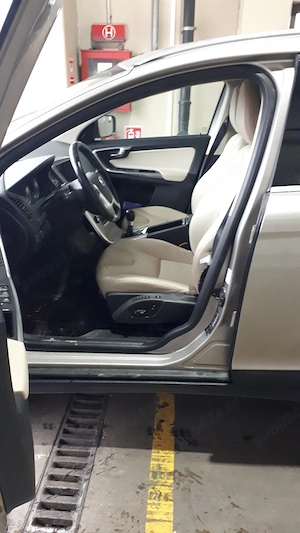 Volvo XC60 D5 - imagine 4