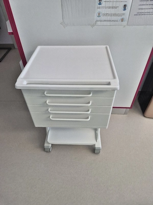 Dulap medical metalic 4 setare