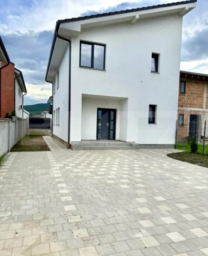 Duplex 4 camere,teren 271 mp,Micesti