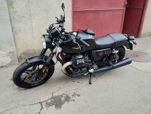 moto Guzzi v7 stone 
