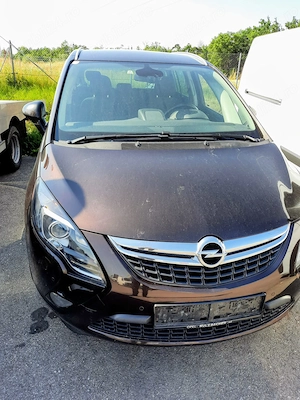 Vând Opel Zafira 