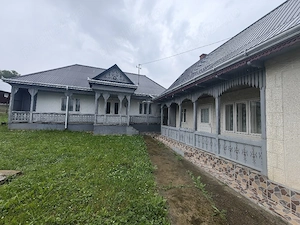 Complex de 2 case localitatea Baltatesti 