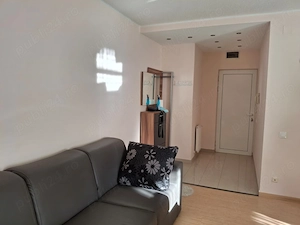 închiriez apartament cu doua camere, parcare in fata blocului