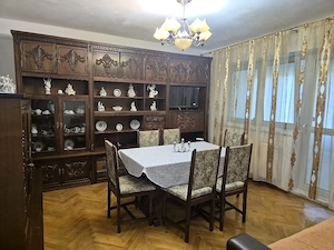 Inchiriez apartament ultracentral. 