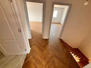Casă 108 mp utili 3 cam, 2 băi 2 dresinguri ,1 balcon curte proprie 35 mp, 2 locuri de parcare - imagine 9