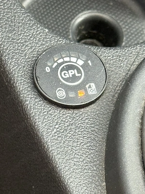 Dacia Duster 1.6 GPL - imagine 8