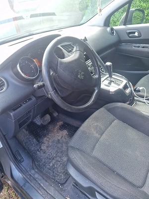 Peugeot 5008 - imagine 2