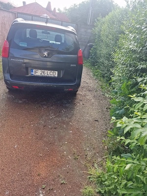 Peugeot 5008 - imagine 5