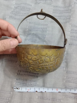 Caldarusa decorativa din alama bronz 10 cm.