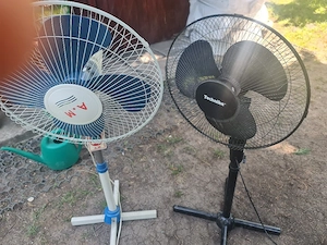 vand 2 ventilatoare