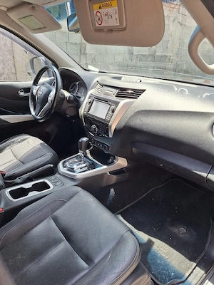 Nissan Navara 2018 automat xenon  piele trapa  diferențial blocabil, cam 360, (nu Ford Ranger, Mitsu - imagine 2