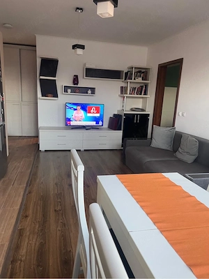 inchiriez apartamant 55 m2 - imagine 2