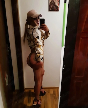 Transexula am nevoie de cazare eu iti dau ceva iar tu ma ajuti cu cea ce căutam 
