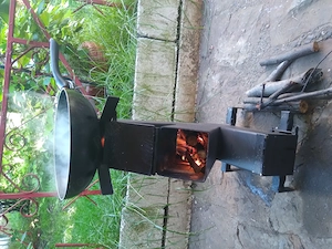 Vând soba racheta pe lemne.