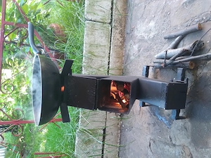 Vând soba racheta pe lemne.
