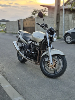 Kawasaki ZR-750  - imagine 4