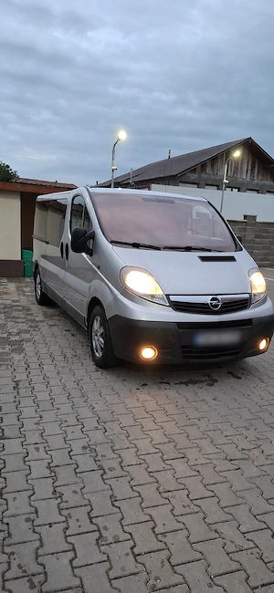  Vând   Opel Vivaro 2.0 CDTI 114 CP   9 Locuri   Webasto   Cruise Control   AC - imagine 5
