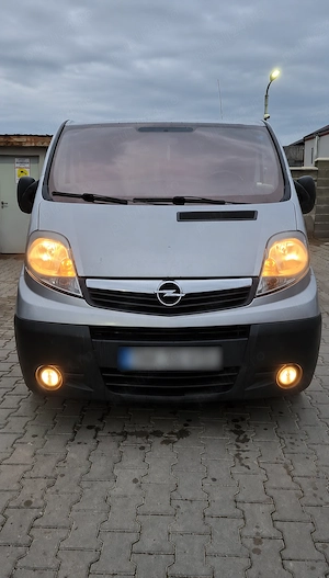  Vând   Opel Vivaro 2.0 CDTI 114 CP   9 Locuri   Webasto   Cruise Control   AC - imagine 6
