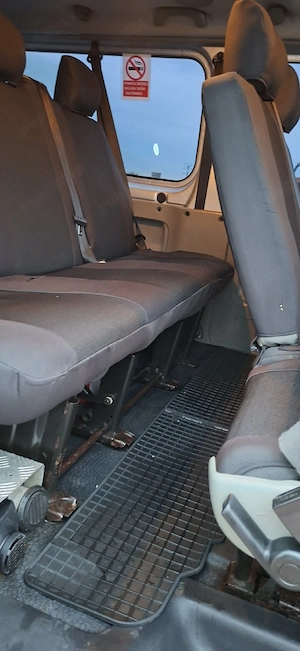  Vând   Opel Vivaro 2.0 CDTI 114 CP   9 Locuri   Webasto   Cruise Control   AC - imagine 10