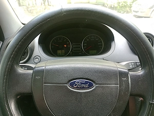 Vând Ford  Fiesta