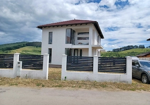 Casa 130 mp utiliti , 673 mp teren dealul Lempes sau teren 697mp