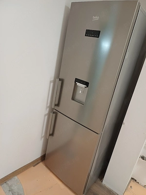 Combină frigorifică Beko NeoFrost RCNA365E20DZXP cu Dozator Apă, Inox