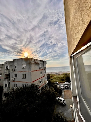 Proprietar, inchiriez studio cu vedere la mare, Faleza Nord, centrala pe gaz, termen lung 