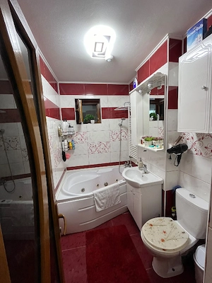 Vand apartament 2 camere  - imagine 2