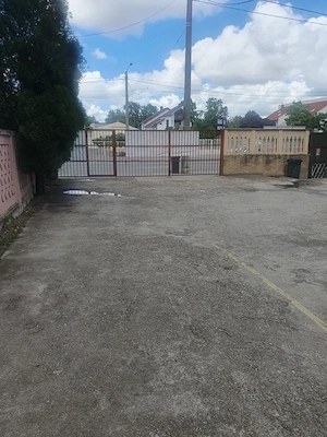 Cu multiple locuri pentru PARCARE inclusiv  masini de tonaj , pe Rebreanu pe Rebreanu,   - imagine 3