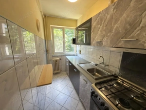 Apartament cu 2 camere, 40 mp, zona Malu Rosu  - imagine 5
