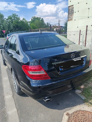 Mercedes W204 - imagine 6