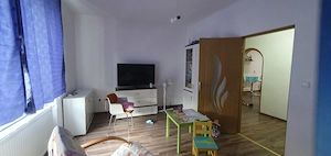 Vind casa formata din 3 apartamente - imagine 2