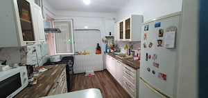 Vind casa formata din 3 apartamente - imagine 6