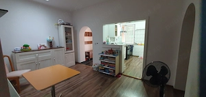 Vind casa formata din 3 apartamente - imagine 5