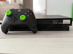 Xbox One X 1TB+Controller 