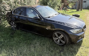 Vând BMW 330xd E90, an fabricație 2007, motor 3.0 diesel M57 de 231 CP, cutie automată și tracțiune  - imagine 3