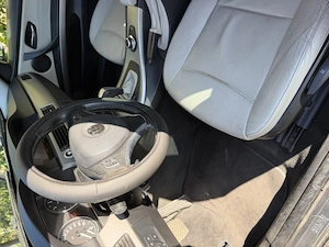 Vând BMW 330xd E90, an fabricație 2007, motor 3.0 diesel M57 de 231 CP, cutie automată și tracțiune  - imagine 6