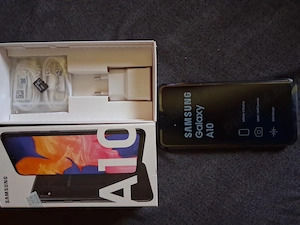 De vanzare telefon Samsung A10 nefolosit