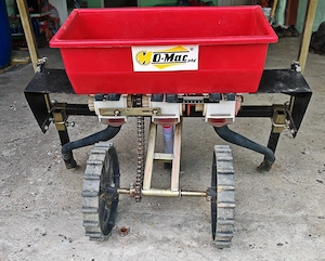 Semănătoare motocultor pe 3 rânduri | Model: O-Mac