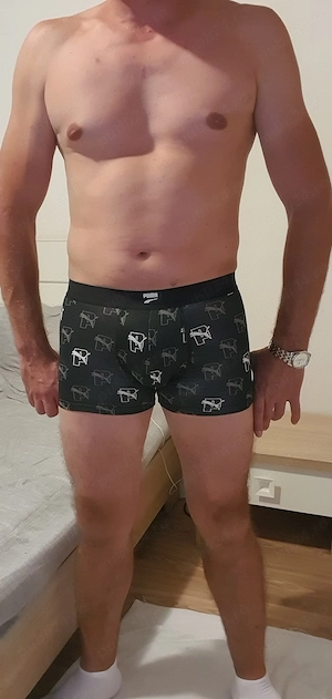 Bărbat discret caut cuplu 
