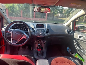Masina Ford Fiesta - imagine 2