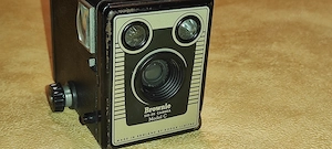 APARAT foto vintage - model box KODAK BROWNIE six 20 camera model c 