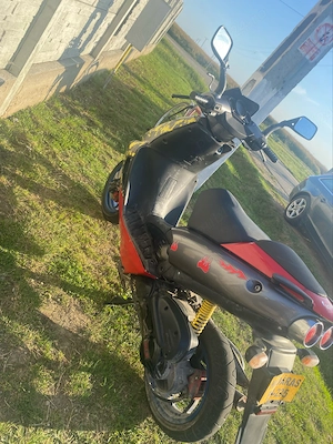 vand scuter aprilia stare buna recent schimbat set motor