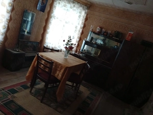 vând casa părintească 