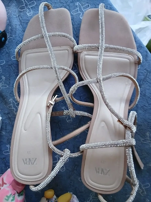 Sandale ZARA elegante, mărimea 39, cu barete și strasuri
